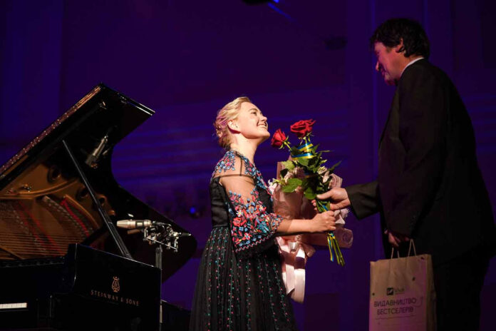 Концерт-презентація нового диска фортепіанної музики “Зимовий шепіт” солістки Львівської національної філармонії Віоліни Петриченко