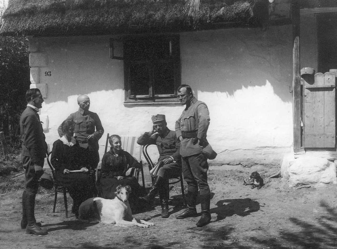 Полковник Дмитро Вітовський з колегами із УСС