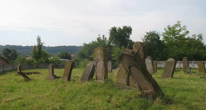 Караімський цвинтар в Галичі Караімський цвинтар в Галичі