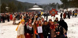 "Там во Бахмуті": на Львівщині встановили рекорд України з наймасовішого виконання колядки