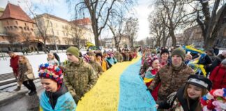Український прапор у Львові. Фото Максима КОЗИЦЬКОГО.