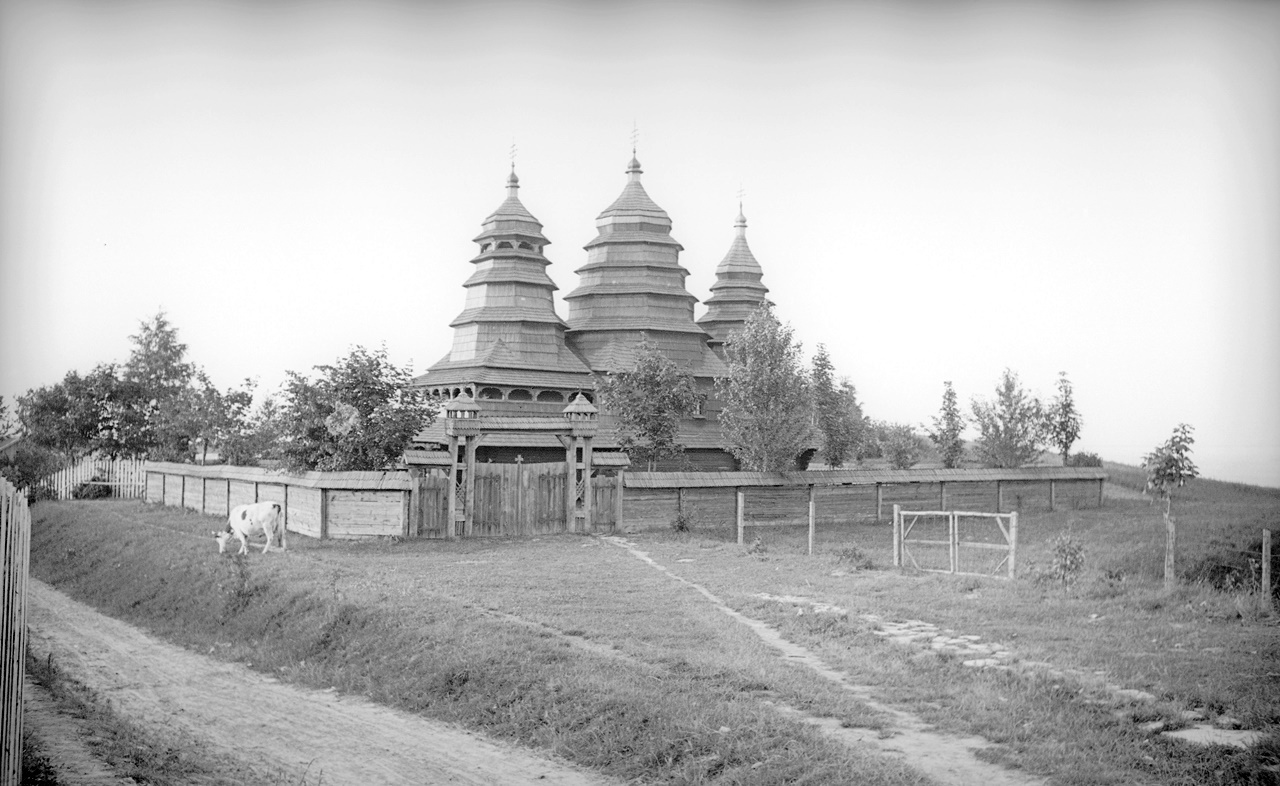 Миколаївська церква із села Кривка в Шевченківському гаї у Львові, 1934-1938 рр. Фотограф Генрик Поддембський