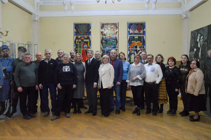 Учасники наукової конференції «Українська тіловиховна традиція» з нагоди відзначення 100-річчя від створення Карпатського Лещетарського Клубу.