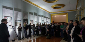 Виставка про Хресний шлях Христа у Львівській філармонії. Фото: Віталій Грабар