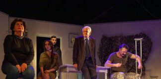 “Ветеран”, або вистава, яку мають побачити всі Сцена з вистави "Ветеран"