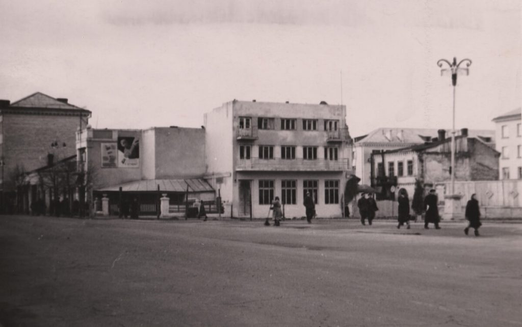 Вул. Сталіна, ресторан “Весна” в колишньому барі Ющука, 1954 рік