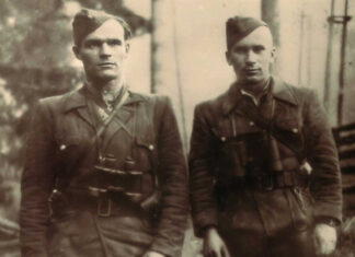 Дмитро Білінчук-«Хмара» (зліва) і Юліан Матвіїв-«Недобитий». 1944 рік