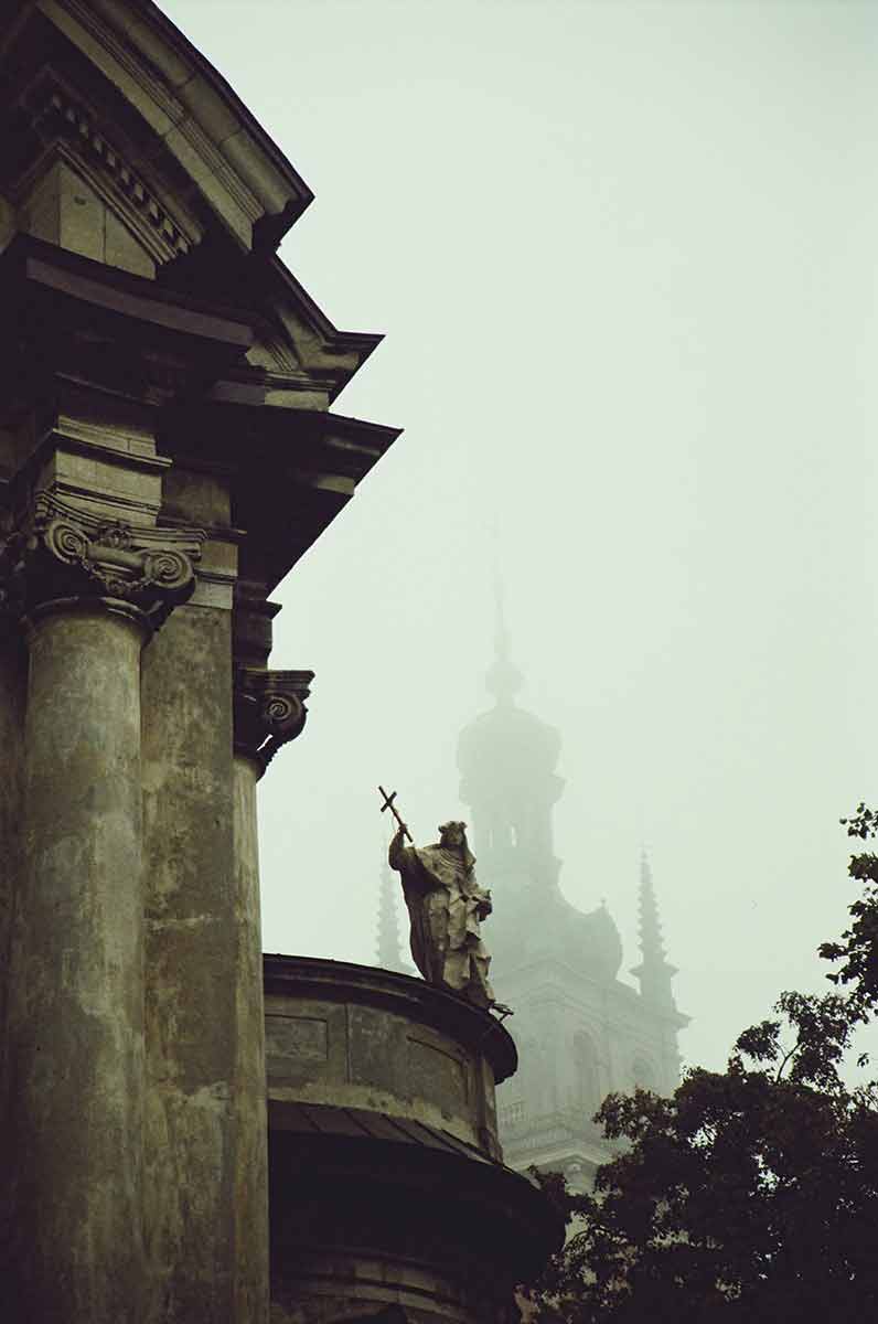 Світлина з фотовиставки Олександра Звіра "Музика архітектури"