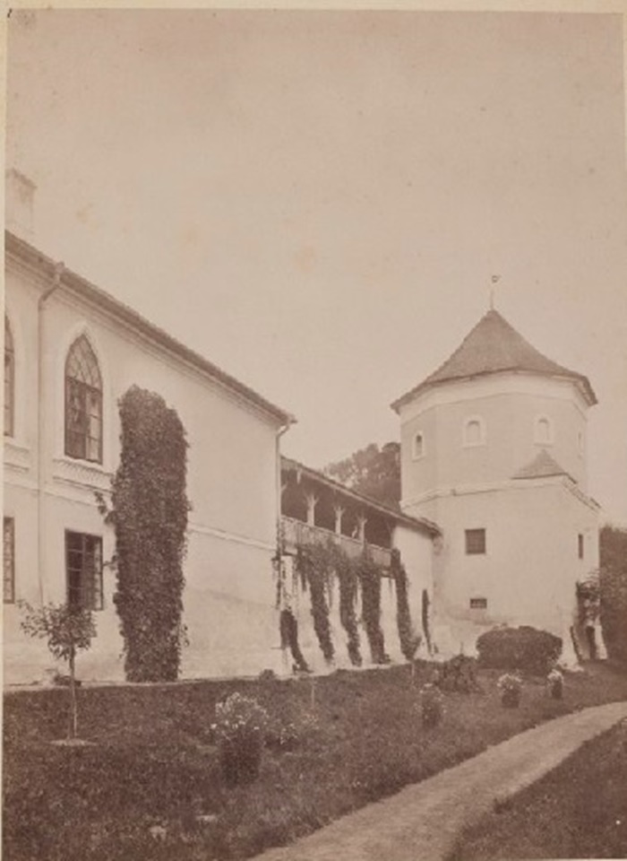 Замок в Руді Магерівській