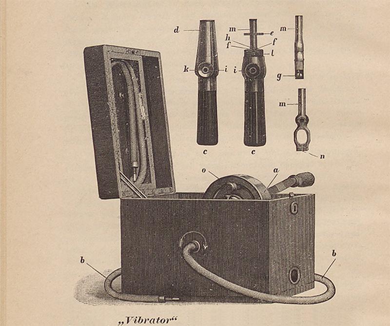 Ілюстрація з книжки «Leczenie ruchowe i mięsienie» («Моторотерапія і масаж») – посібник із мистецтва тогочасного масажу з використанням механічних вібраторів.