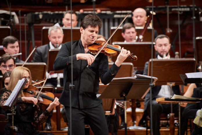 Джошуа Белл