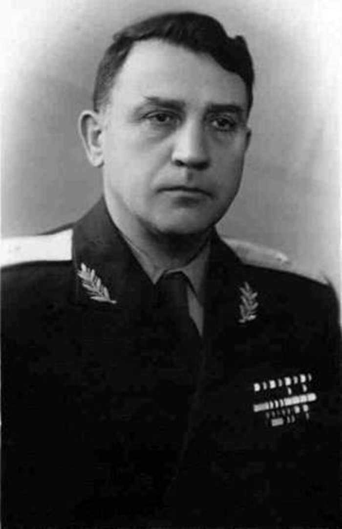 На фото генерал-майор Горяинов Евгений Николаевич