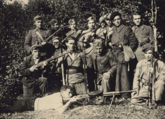 Військовий підрозділ "Сіроманці" входив до складу округу "Лисоня". Перед сотнею ставили особливі бойові завдання. Останній великий бій провела саме під Уневом Фото: argumentua.com