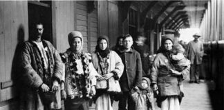 Як почалася українська колонізація Канади Сім'я українських емігрантів у Квебеку, 1897 рік © National Archives of Canada