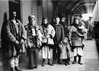 Сім'я українських емігрантів у Квебеку, 1897 рік © National Archives of Canada