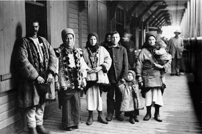 Сім'я українських емігрантів у Квебеку, 1897 рік © National Archives of Canada