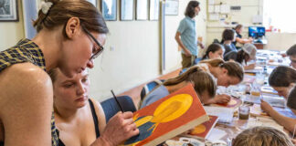 Заняття Літньої іконописної школи