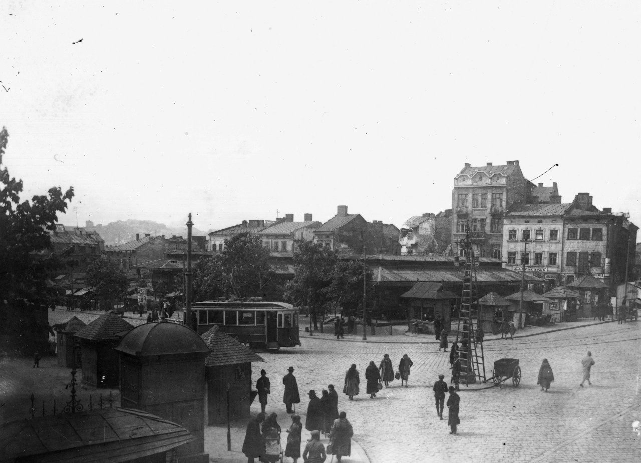 Львів, поч. ХХ ст. Ріг Б. Хмельницького та ОСмомисла