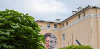 Відкриття муралу на честь Олега Клюфаса в Мостиськах