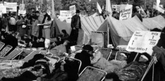 Протестувальники на площі Жовтневої революції в Києві, жовтень 1990 року