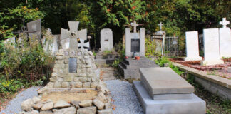 Відновлені поховання автора праці про український герб та прапор Тадея Скотинського та його дружини Ольги Тугович-Скотинської 1904-1949 і діти: Орисі (1942-1942) і Тадея 1939-1946.