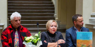 Презентація видання. Світлина з сайту Західного регіонального науково-мистецького центру НАМ України