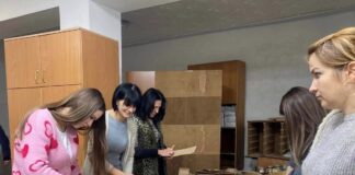 За два тижні колектив Яворівської РВА виготовив 500 окопних свічок для наших воїнів