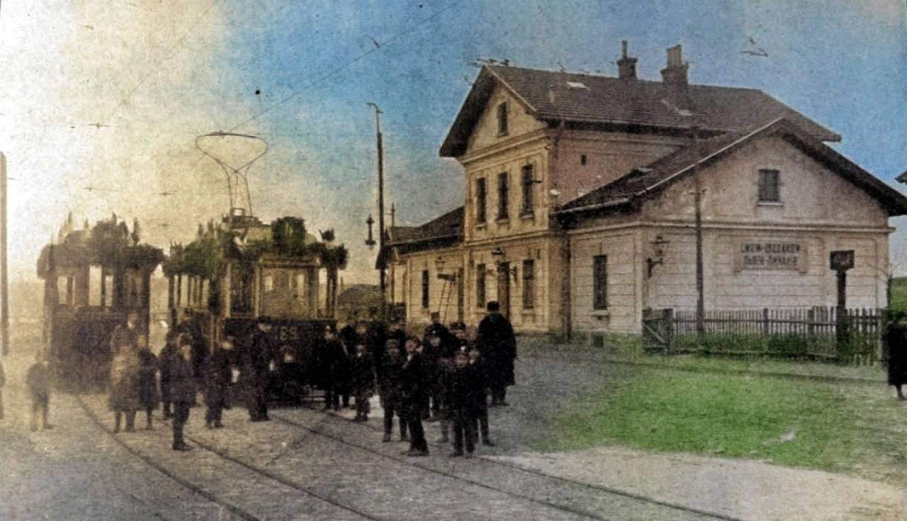 Станція Личаків у Львові і трамвайна колія (фото 1910 року з Austro-Hungarian Bahnhöfe)
