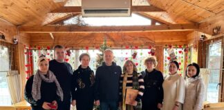 Візит науковців з Києва в етнопарк «Ладомирія» в Радивилові. Світлив Володимир Дзьобак