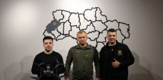 Артист SHUMEI передав чергову партію FPV–дронів для ЗСУ