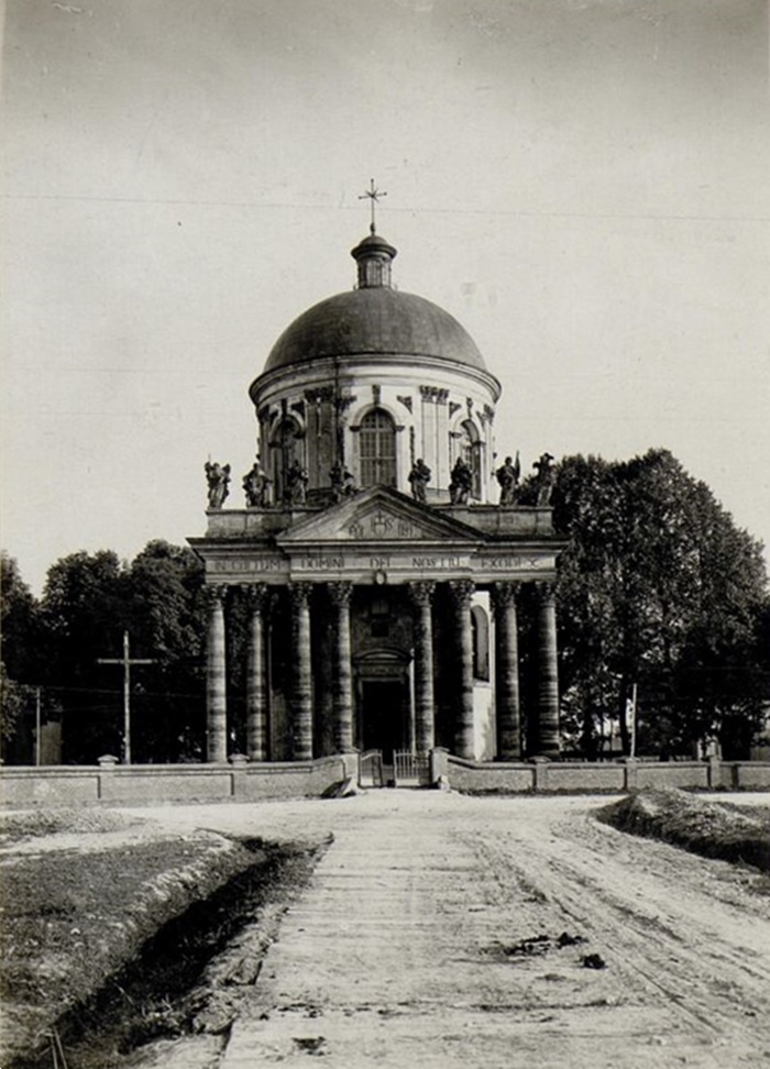 Костел в Підгірцях (зараз Золочівський район), 1914-1918 рр.