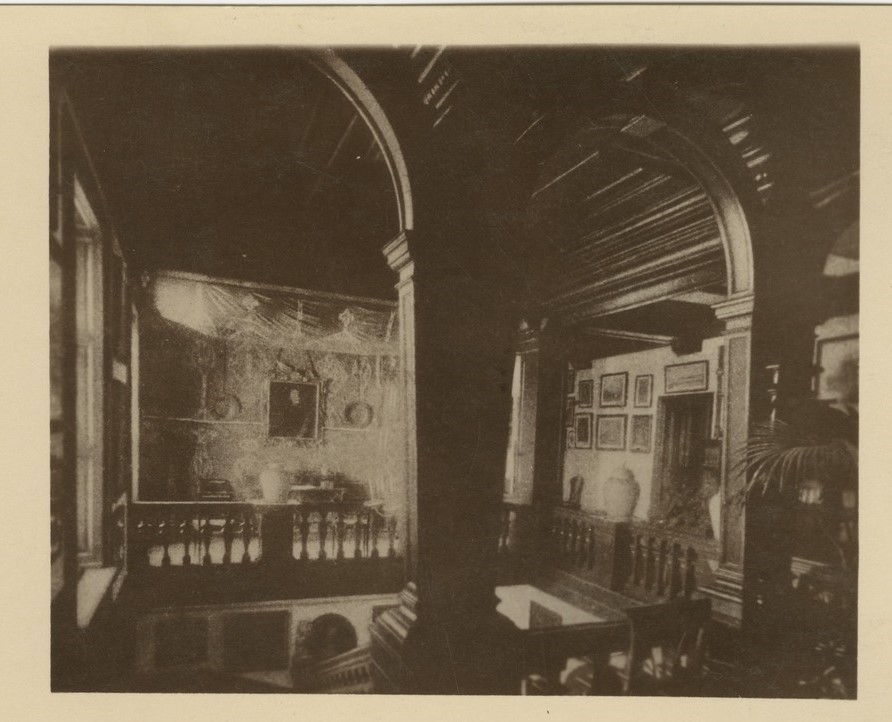 Інтер'єр палацу Жевуських-Лянцкоронських в Роздолі на Львівщині, кін. ХІХ-поч. ХХ ст.