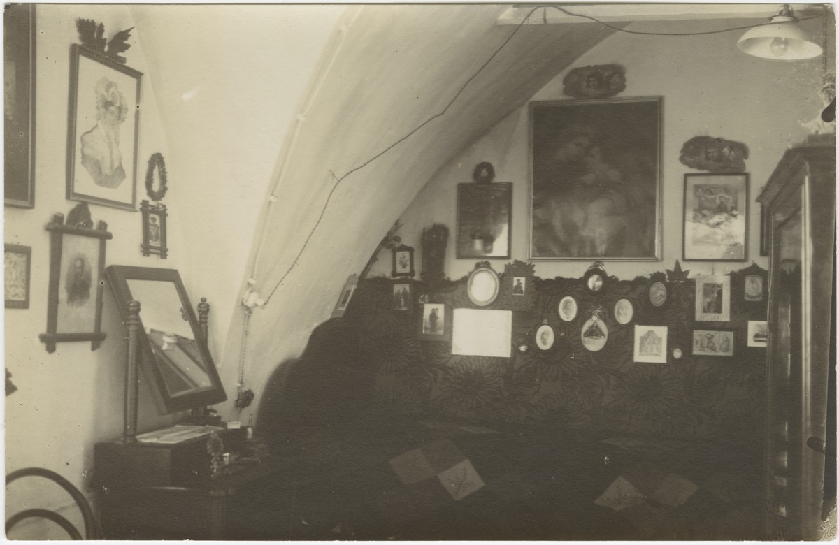 Інтер'єр палацу Жевуських-Лянцкоронських в Роздолі на Львівщині, кін. ХІХ-поч. ХХ ст.