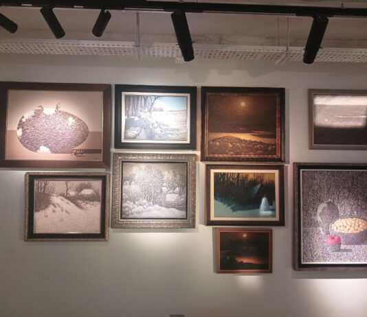 В експозиції Zenyk Art Gallery