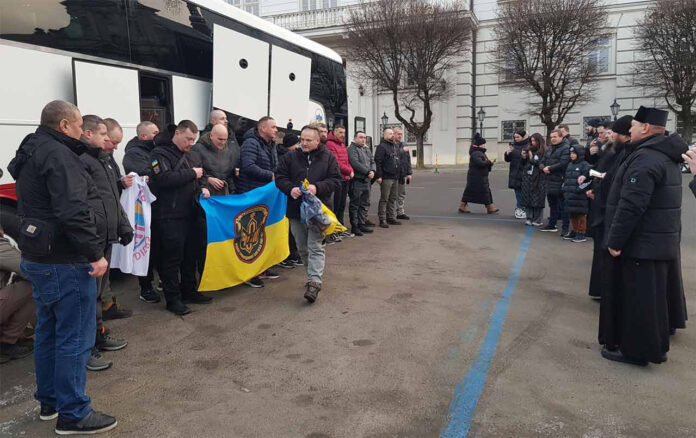 Зі Львівщини на Афон вирушили ще 25 українських захисників