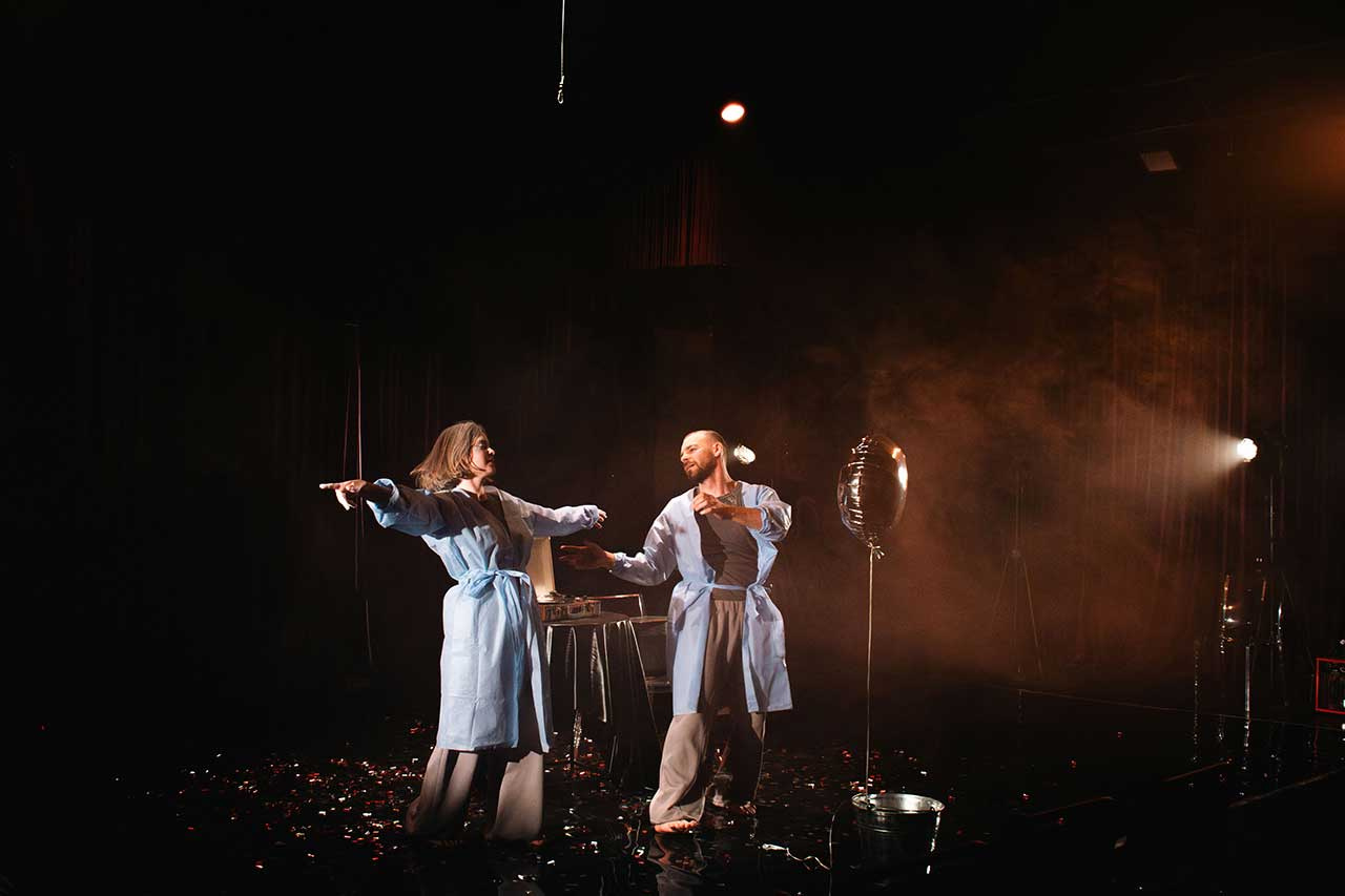 Фото з репетиції вистави “Жага”, світлила Христина Куч