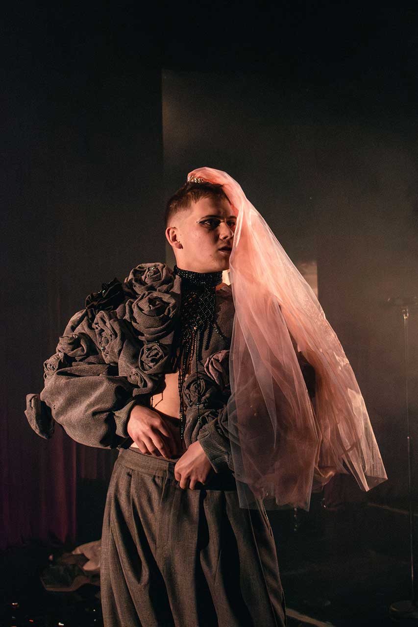 Фото з репетиції вистави “Жага”, світлила Христина Куч