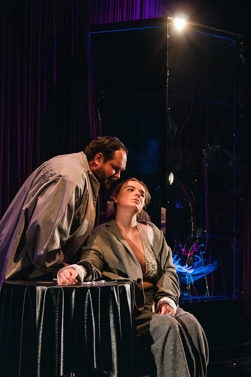 Фото з репетиції вистави “Жага”, світлила Христина Куч