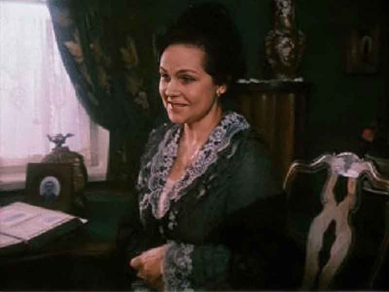 Таїсія Литвиненко у фільмі "Меланхолійний вальс". Кадр з фільму