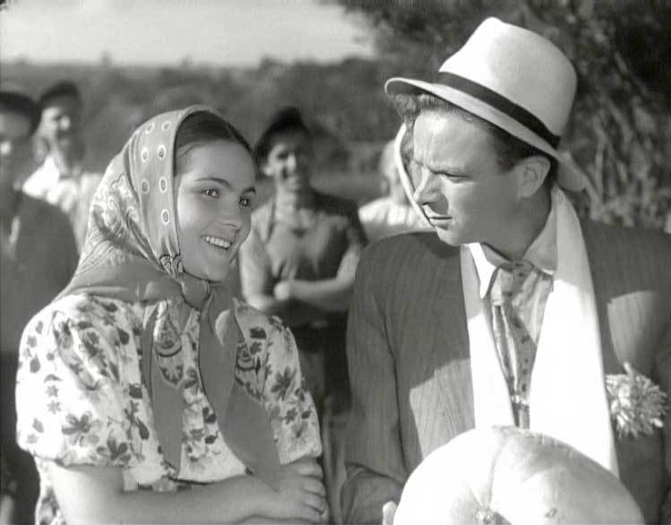 Таїсія Литвиненко у фільмі "Максим Перепелиця". Кадр з фільму