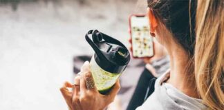 Тренди в дизайні пляшок для води з логотипом: як вибрати стиль для вашого бренду