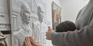 Експозиція унікальної виставки тактильних картин «Живопис на дотик»