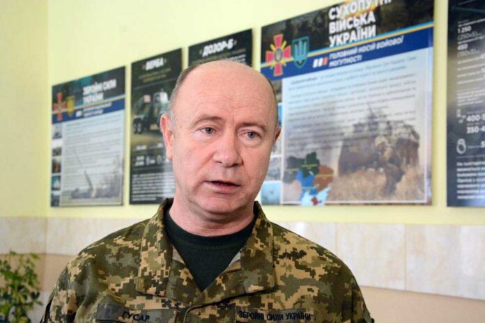 Начальник Львівського ліцею з посиленою військово-фізичною підготовкою імені Героїв Крут Юрій Гусар