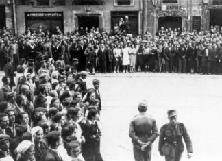 Львів'яни в очікуванні проголошення Акта