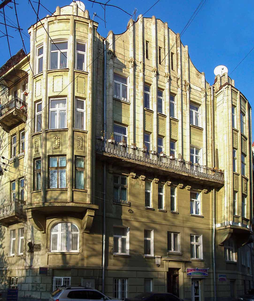 Житловий будинок у Львові на площі Шашкевича, 1