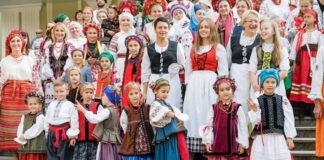 День традиційного костюма в Радивилові. Фото: Мар’яна Парніцка