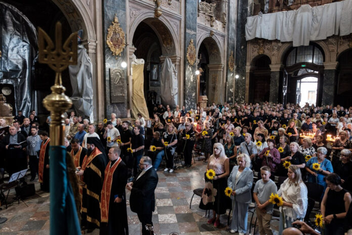 У Гарнізонному храмі помолилися за полеглих захисників України