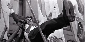 Левко Лук’яненко після ухвалення у Верховній Раді Акту проголошення незалежності України 24 серпня 1991 року. Фото: Павло Пащенко