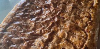 Красівський пиріг повністю закритий тістом (фото проєкту «Авторська кухня українська»)