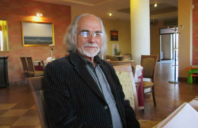 Професор Олександр Коровицький. Фотопортрет 2012 р. Професор Олександр Коровицький. Фотопортрет 2012 р.